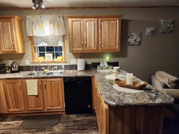 2018 Champion RA1680265 Mobile Home