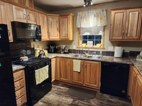 2018 Champion RA1680265 Mobile Home