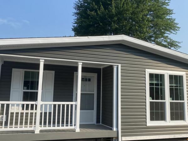 2027 Skyline - Leola Northampton Mobile Home