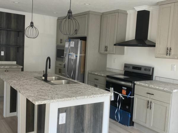 2027 Skyline - Leola Northampton Mobile Home