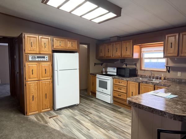 1985 New Haven 670 Mobile Home