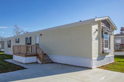 Mobile Home at 104 Meadows Nappanee, IN 46550