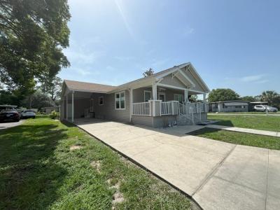Photo 2 of 20 of home located at 183 Lakeview Drive Leesburg, FL 34788