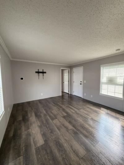 Photo 4 of 10 of home located at 225 Mainring St. Hamilton, OH 45011