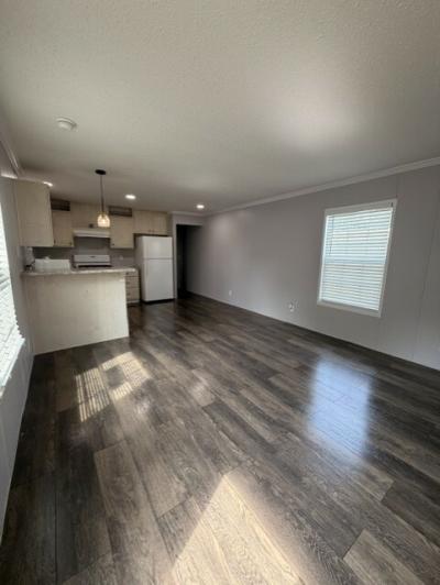 Photo 5 of 10 of home located at 225 Mainring St. Hamilton, OH 45011