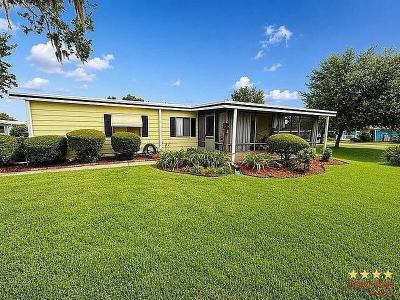 Mobile Home at 106 Sycamore Ln Lake Helen, FL 32744