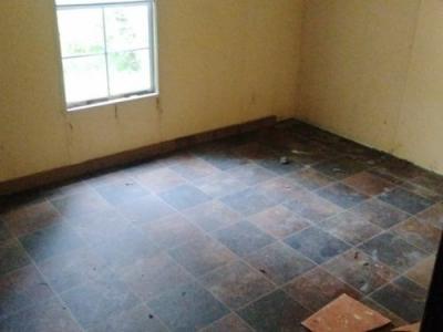Photo 5 of 8 of home located at 375 State Line Rd Loretto, TN 38469