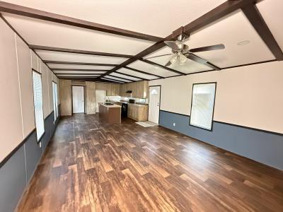 Photo 3 of 12 of home located at 10340 Candy Oak Ln Conroe, TX 77306