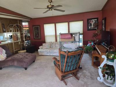 Photo 4 of 21 of home located at 211 Pinewood Dr White Lake, MI 48386