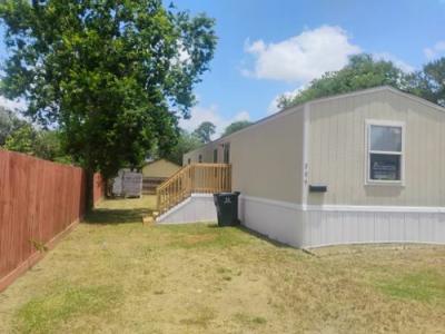 Mobile Home at 209 Olive St El Campo, TX 77437