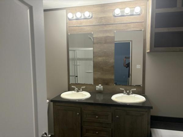 2019 THE ANNIV Manufactured Home