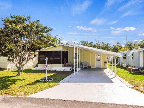 Photo 1 of 2 of home located at 7405 N Socrum Loop Road Lot 64 Lakeland, FL 33809