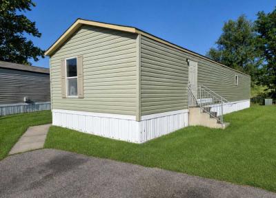 Mobile Home at 1001 E Macarthur Rd, Lot 5 Wichita, KS 67216