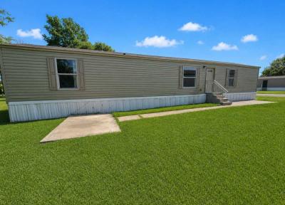Photo 2 of 3 of home located at 1001 E Macarthur Rd, Lot 5 Wichita, KS 67216