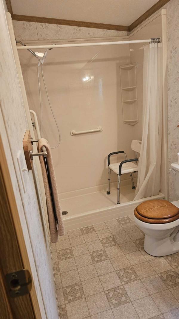 2001 Pine Grove Manufactured Home