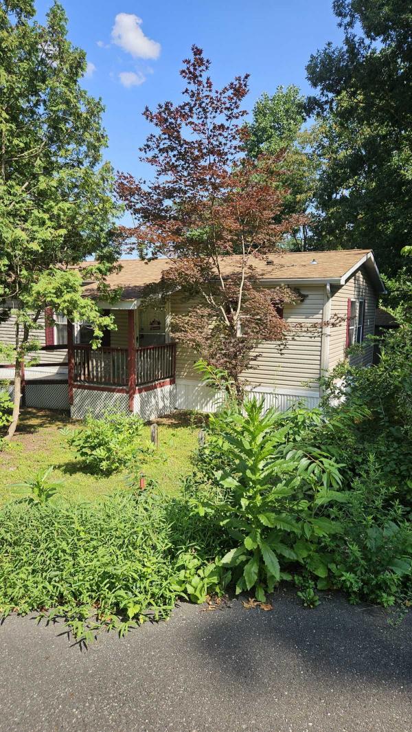 2001 Pine Grove Manufactured Home