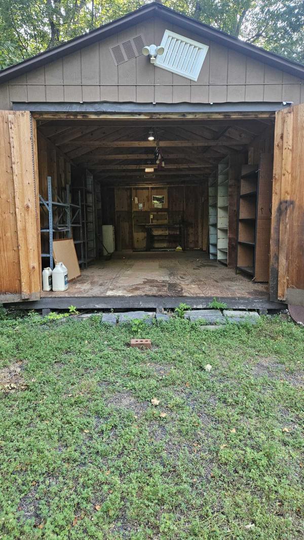 2001 Pine Grove Manufactured Home