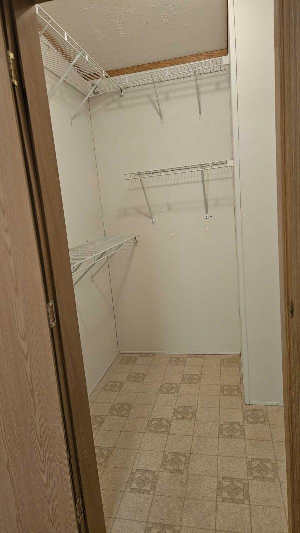 2001 Pine Grove Manufactured Home