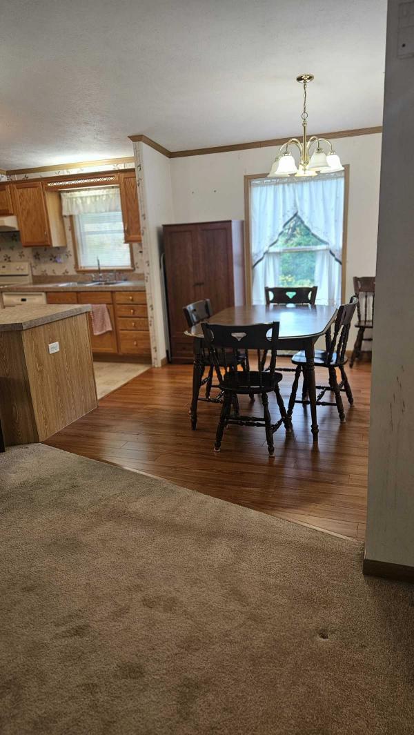 2001 Pine Grove Manufactured Home