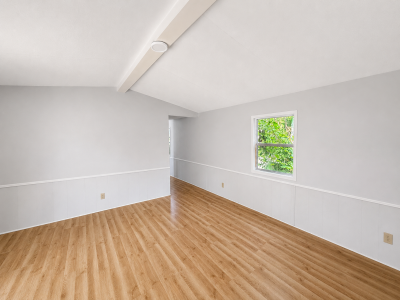 Photo 3 of 10 of home located at 4516 Navarre Rd SW Canton, OH 44706