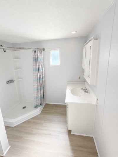 Photo 4 of 10 of home located at 4516 Navarre Rd SW Canton, OH 44706