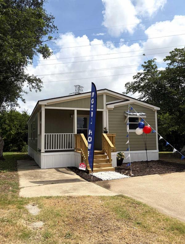 Photo 1 of 2 of home located at 8007 Moonmist Creek, Lot 50 Fort Worth, TX 76140