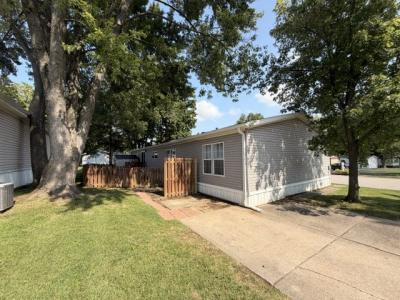 Photo 4 of 39 of home located at 250 Brookdale Dr Saint Charles, MO 63301