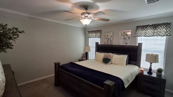 2019 Champion HMMT Mobile Home