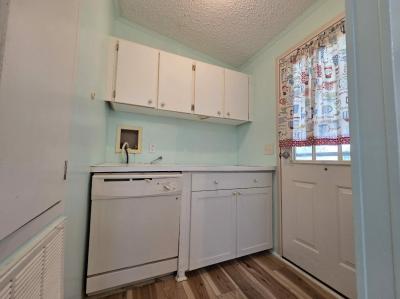 Photo 3 of 20 of home located at 405 Seneca Drive Auburndale, FL 33823