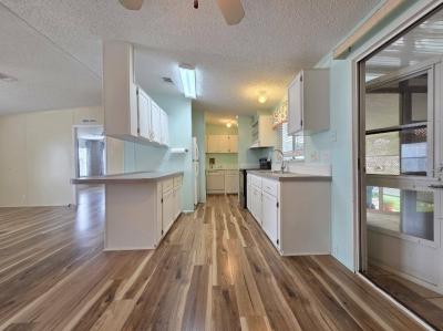 Photo 5 of 20 of home located at 405 Seneca Drive Auburndale, FL 33823