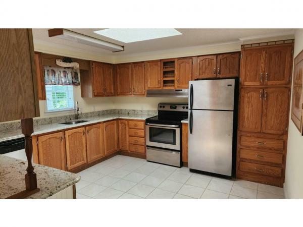 1993 Victorian Manufactured Home