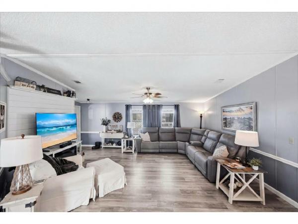 1987 Glenbrook Manufactured Home