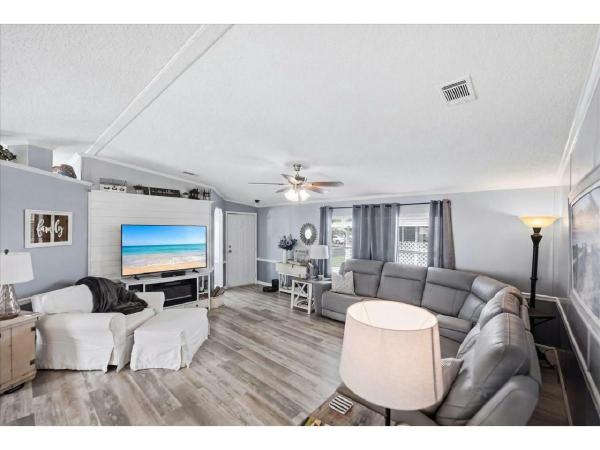 1987 Glenbrook Manufactured Home