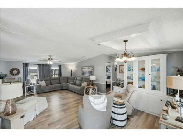 1987 Glenbrook Manufactured Home