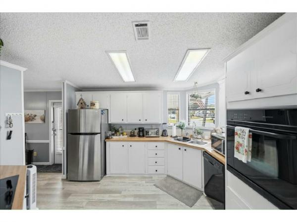 1987 Glenbrook Manufactured Home