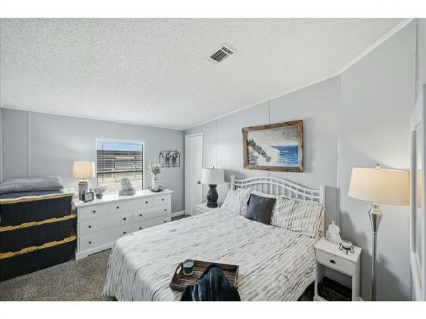 1987 Glenbrook Manufactured Home