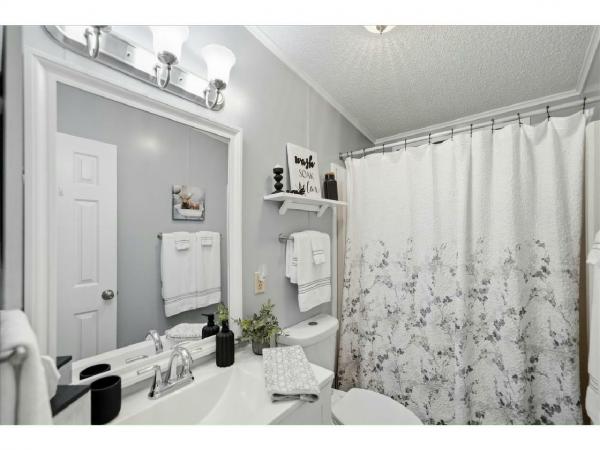 1987 Glenbrook Manufactured Home