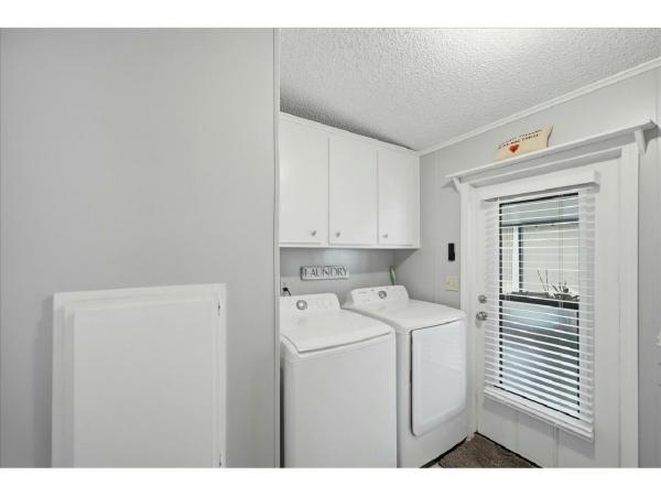 1987 Glenbrook Manufactured Home