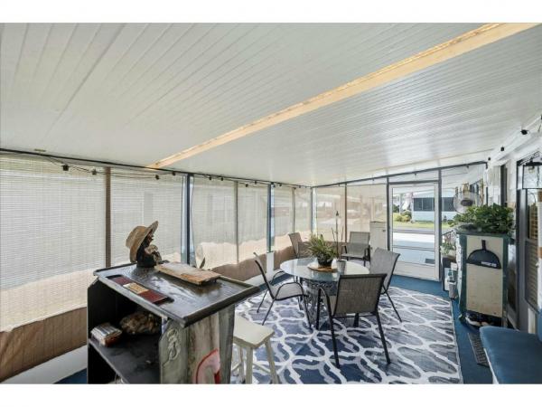 1987 Glenbrook Manufactured Home