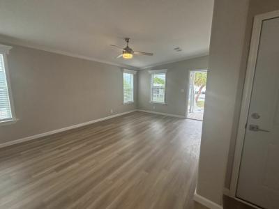Photo 5 of 12 of home located at 934 Cayman Avenue Venice, FL 34285