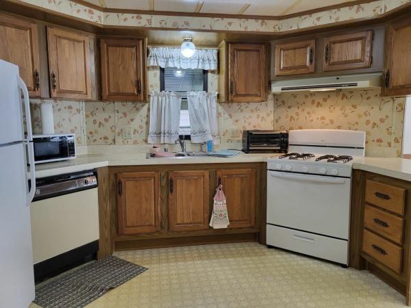 1987 Parkwood Riverside Mobile Home