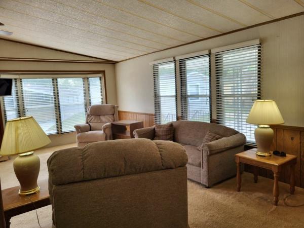 1987 Parkwood Riverside Mobile Home