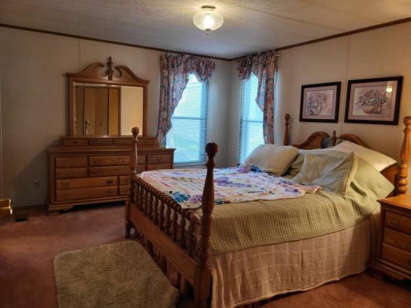 1987 Parkwood Riverside Mobile Home