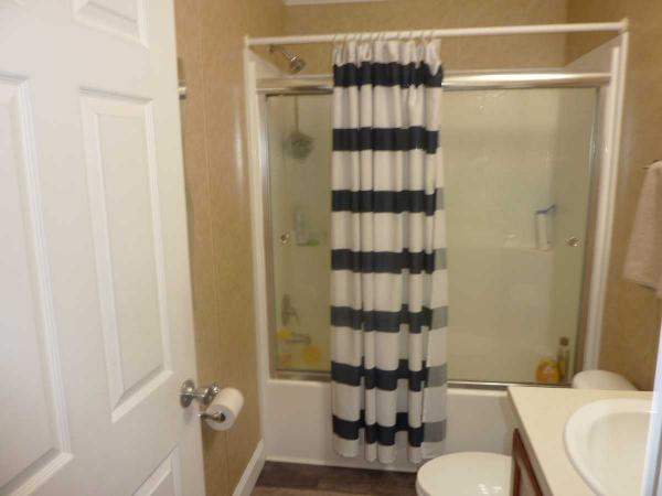 2010 Redman  Crestpointe Manufactured Home