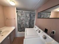 1972 KAUFMAN AND BROAD BILTMORE Manufactured Home