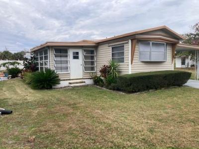 Photo 1 of 8 of home located at 7 La Vista Drive Winter Springs, FL 32708