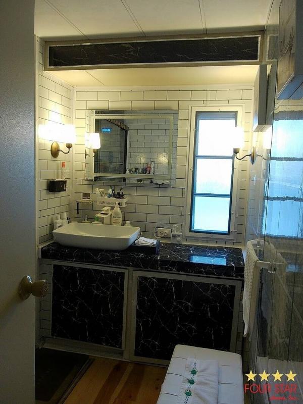 1975 BUDD  Home