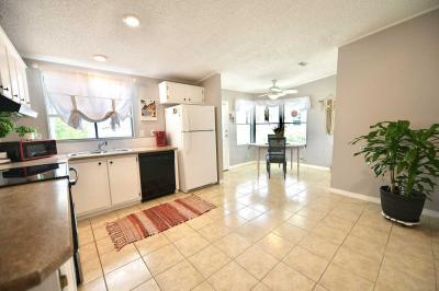 Photo 4 of 38 of home located at 203 Hibiscus Parrish, FL 34219