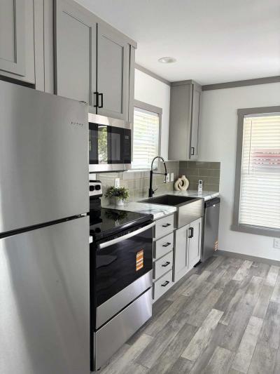 Photo 5 of 12 of home located at 17 La Posada Cir., Austin, TX 78744