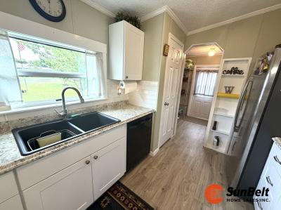 Photo 5 of 36 of home located at 1640 Cochise Trail Leesburg, FL 34748